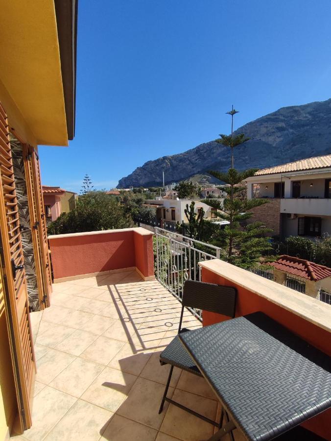 Casa Vacanze Isolotto Изола деле Фемине Екстериор снимка